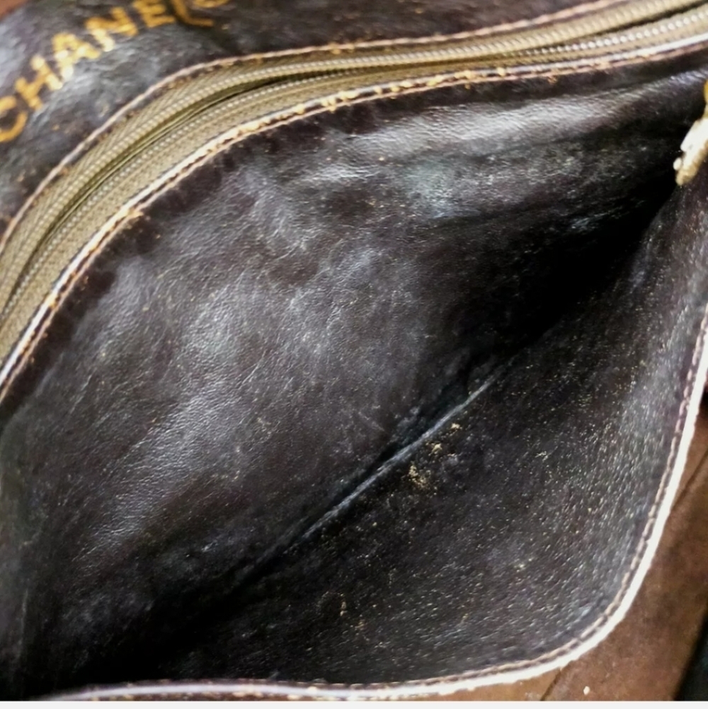 🦄  CHANEL Brown Suede Tote - Picture 7 of 10